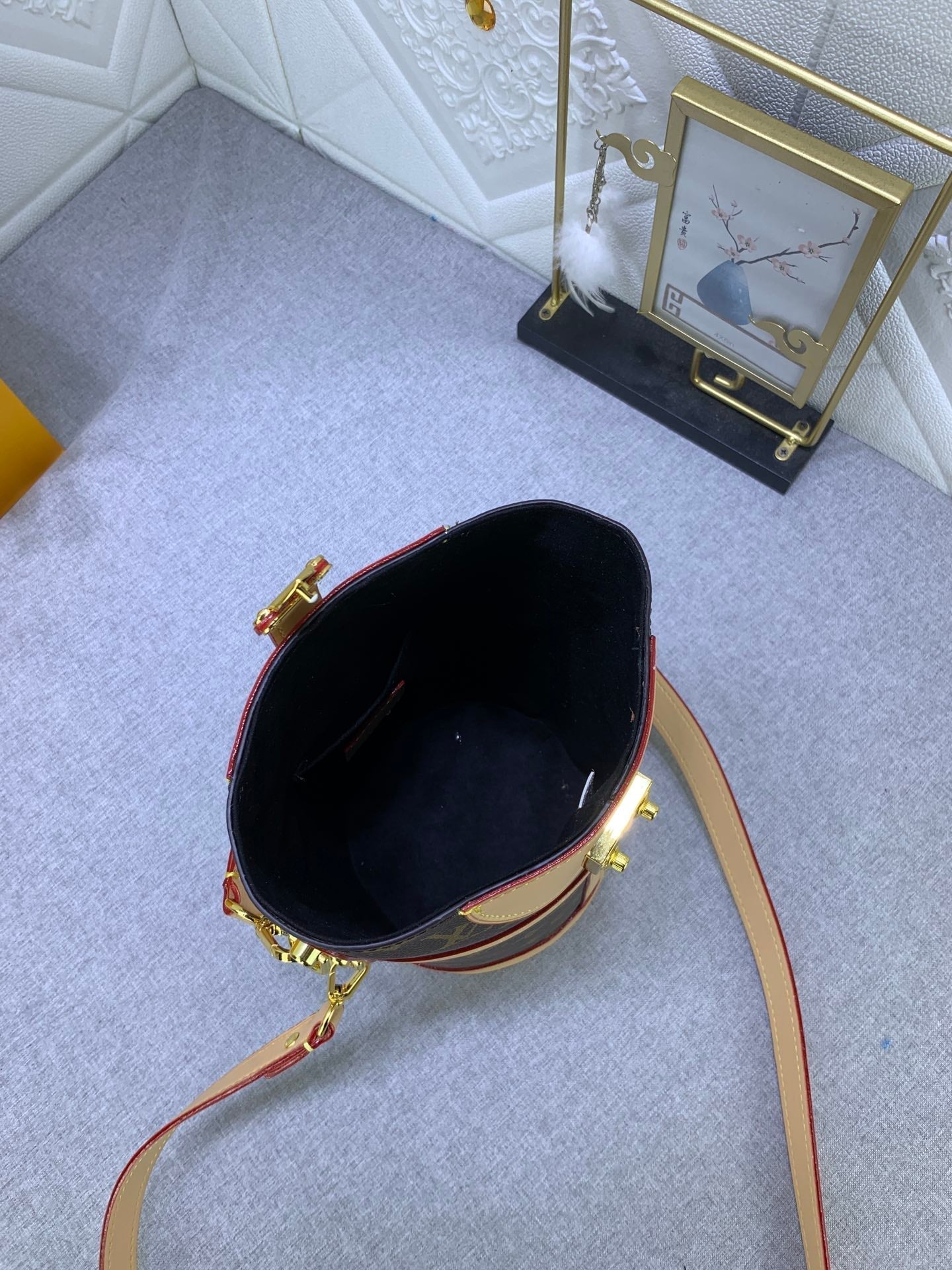 EN - New 1:1 rep Bag LUV 647