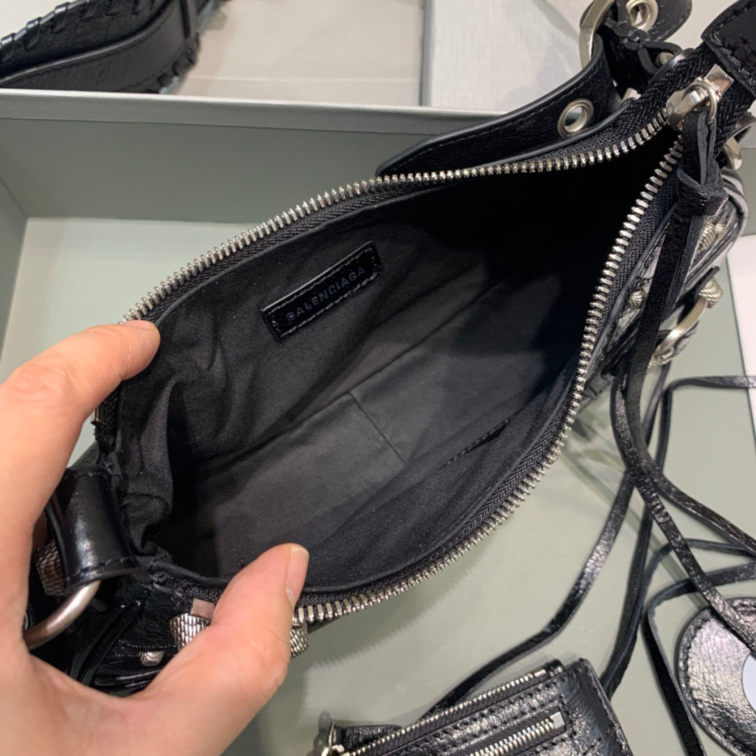 Top Quality Le Cagole XS Shoulder Bag In Black, For Women, Bags 10.2in/26cm 671309210BK1000
