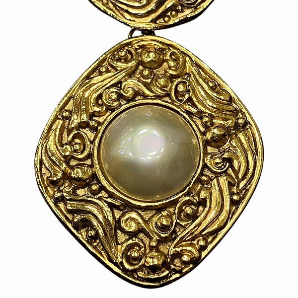 Chanel Rhombus Faux Pearl Brooch