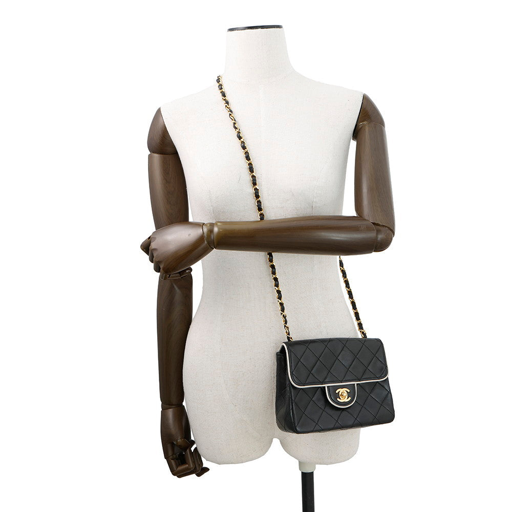 CHANEL Matelasse ChainShoulder Bag Black/White Lambskin Size 18