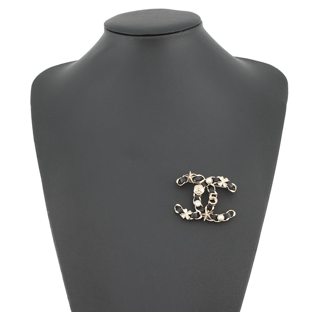 CHANEL CC Logo Brooch BlackAB4726 Leather