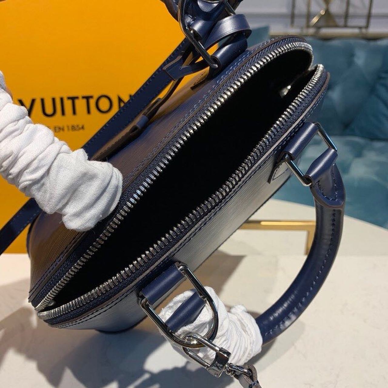 Top Quality Alma BB Epi InTop Qualitygo Blue For Women, Womens Handbags, Shoulder And Crossbody Bags 9.2in/23.5cm Top Quality M40855