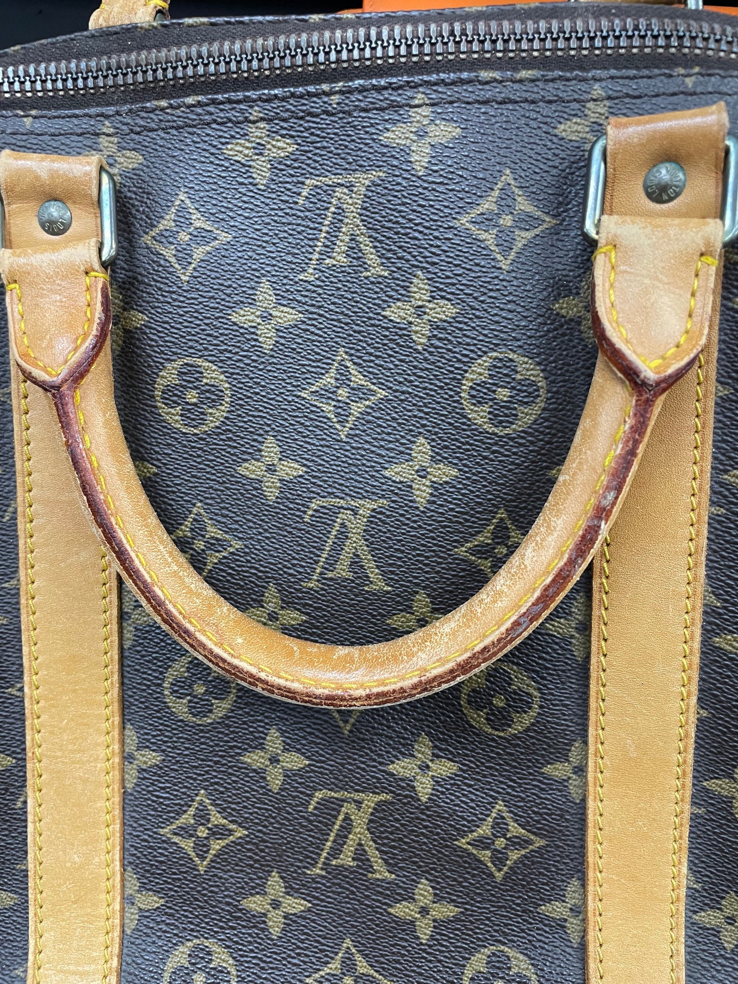 Duffle And Weekender Luxury Designer By Louis Vuitton Size: Large
