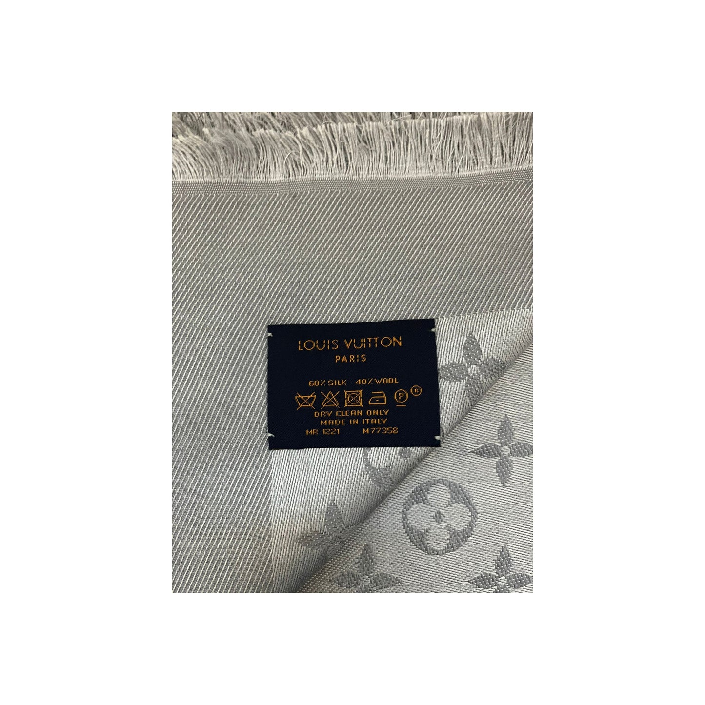 LOUIS VUITTON Louis Vuitton Monogram Classic Shawl