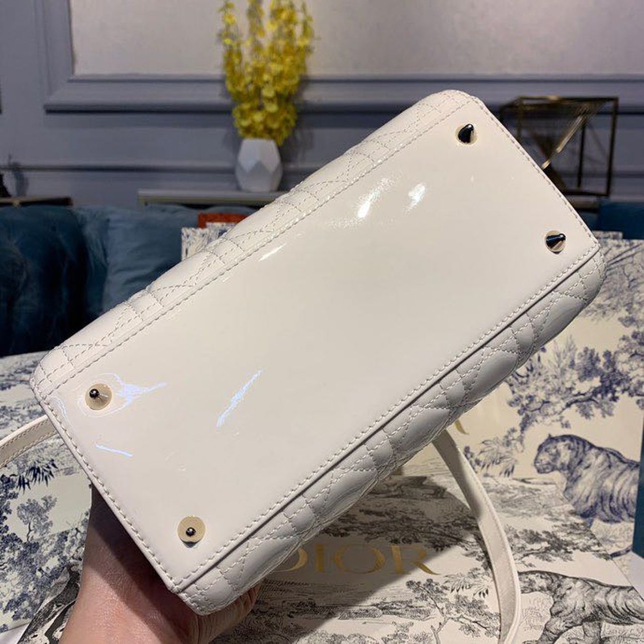 Top Quality MeTop Qualityum Lady Bag Gold Toned Hardware Patent White For Women 24cm/9in CD