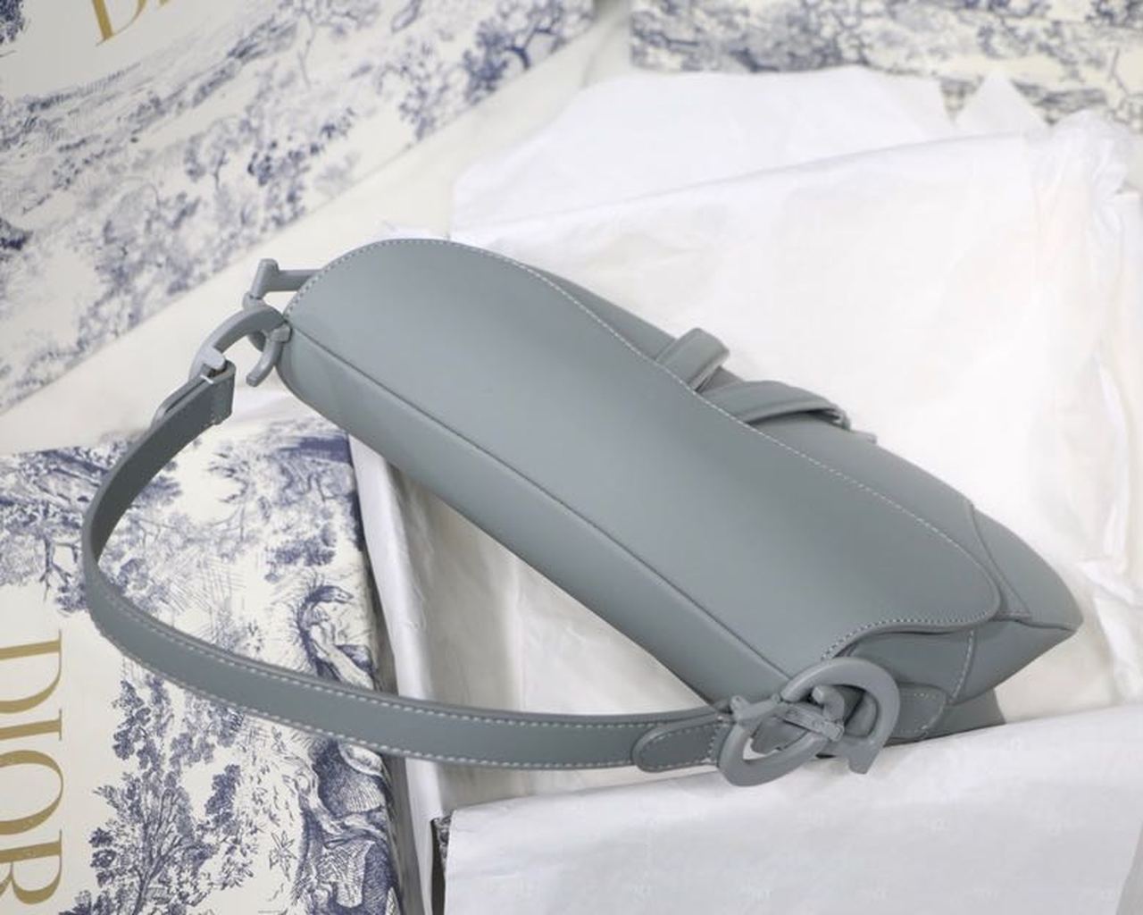 Top Quality MeTop Qualityum Saddle Bag Light Blue Ultramatte For Women 25cm/10in CD
