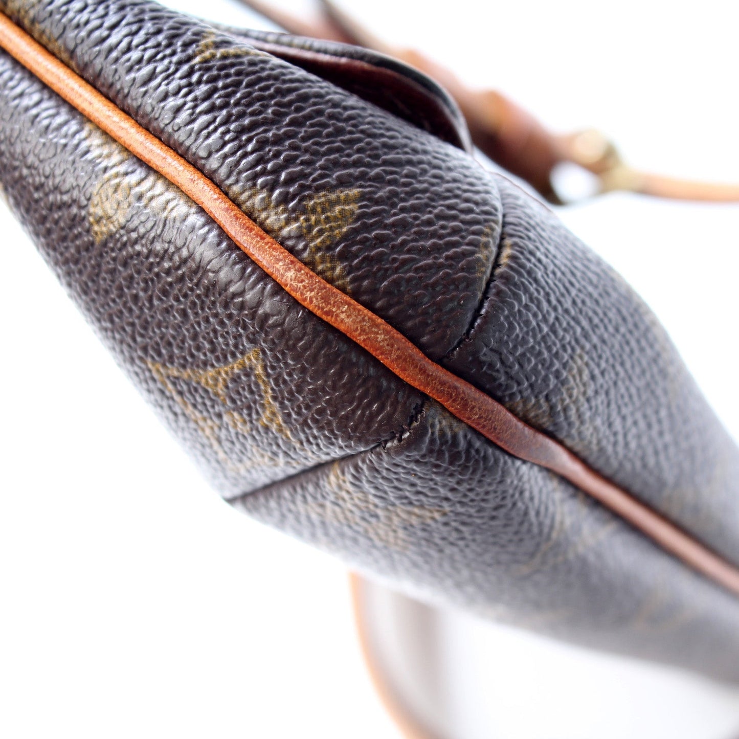 Louis Vuitton M tte Tango Short Monogram