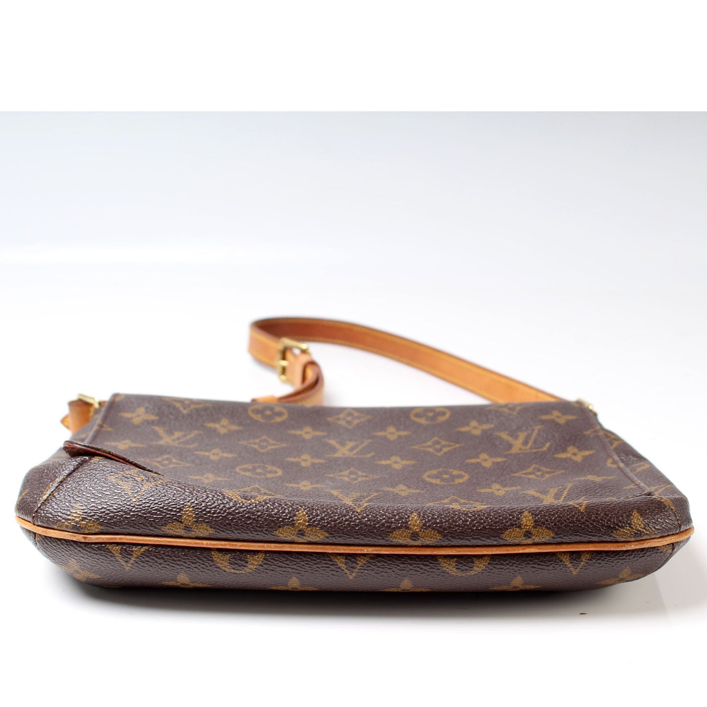 Louis Vuitton M tte Tango Short Monogram