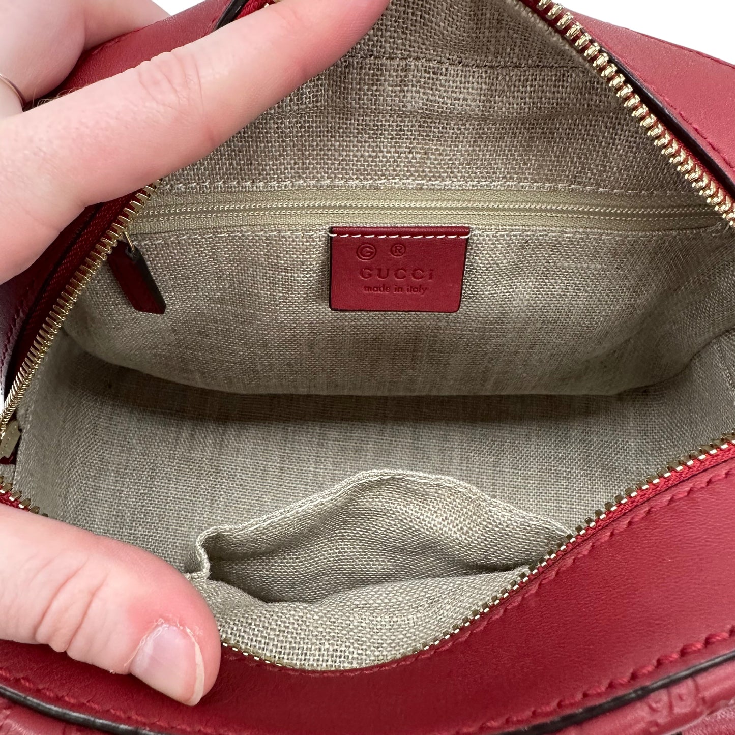 Crossbody Luxury Designer By Gucci Size: Small