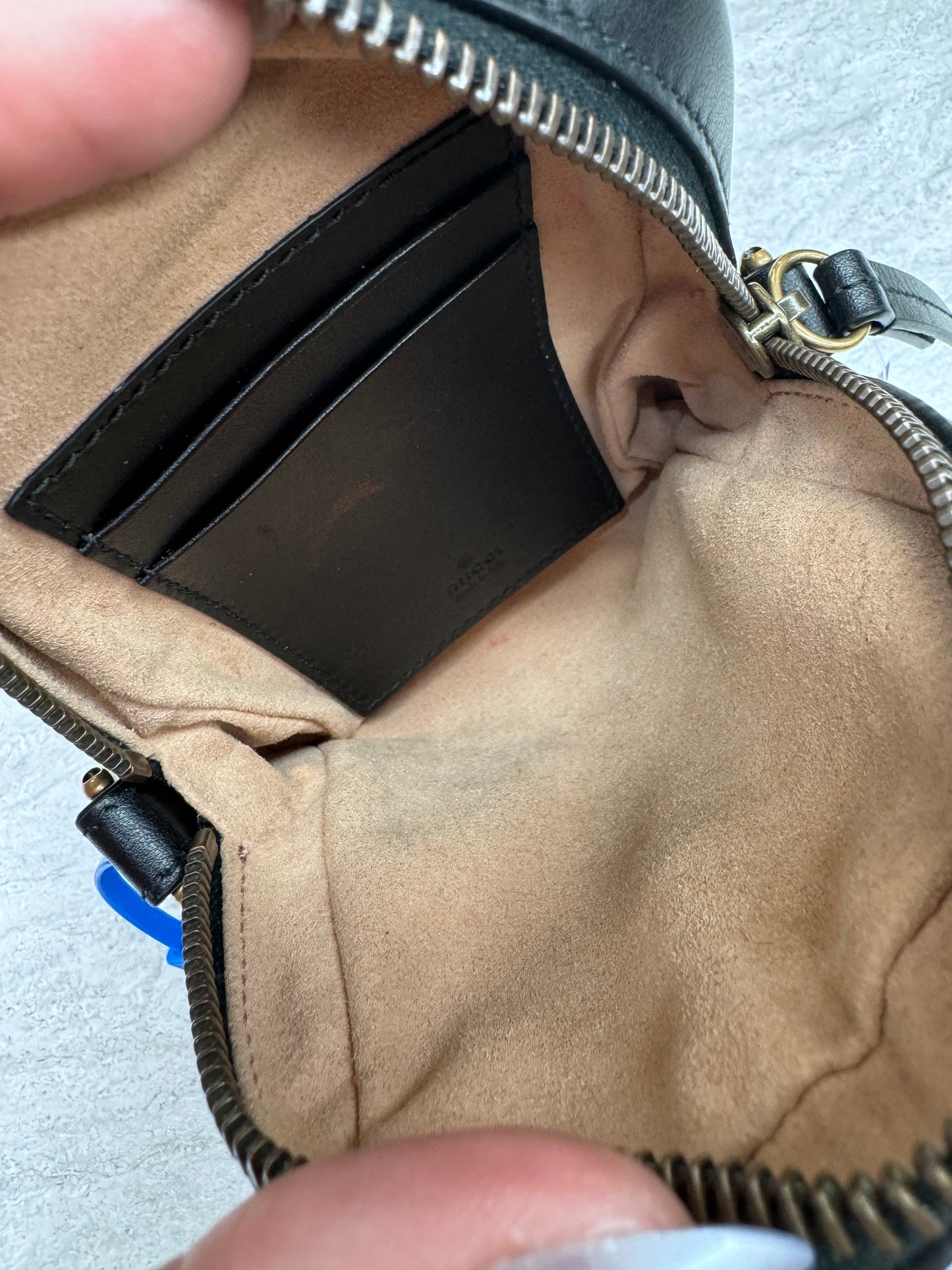 Crossbody Luxury Designer By Gucci Size: Small