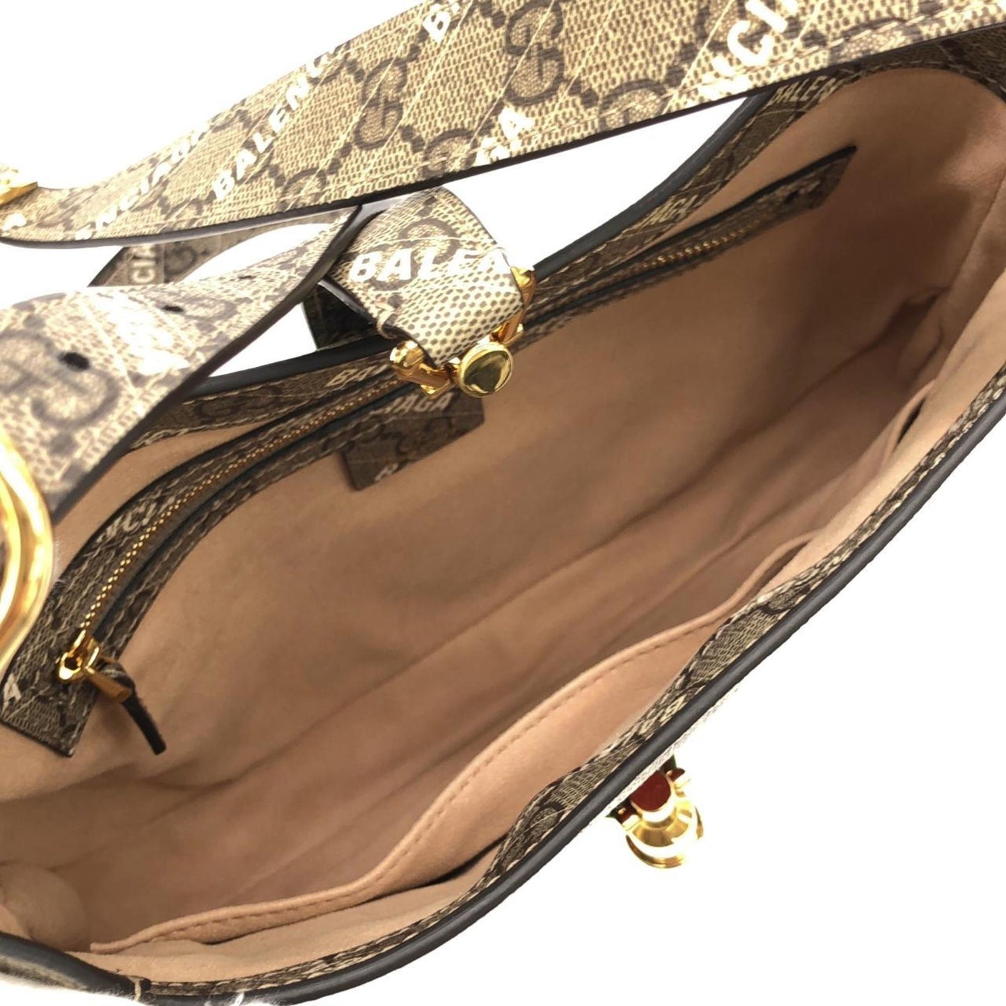 Gucci Beige White Gg Supreme Shoulder Bag ( )
