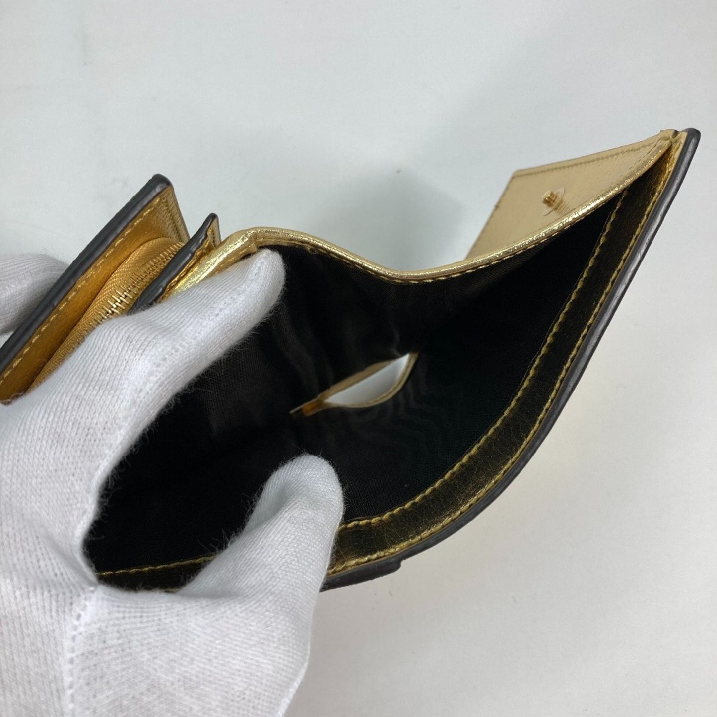 Gucci Gold Leather Wallet (Bi-Fold) ( )