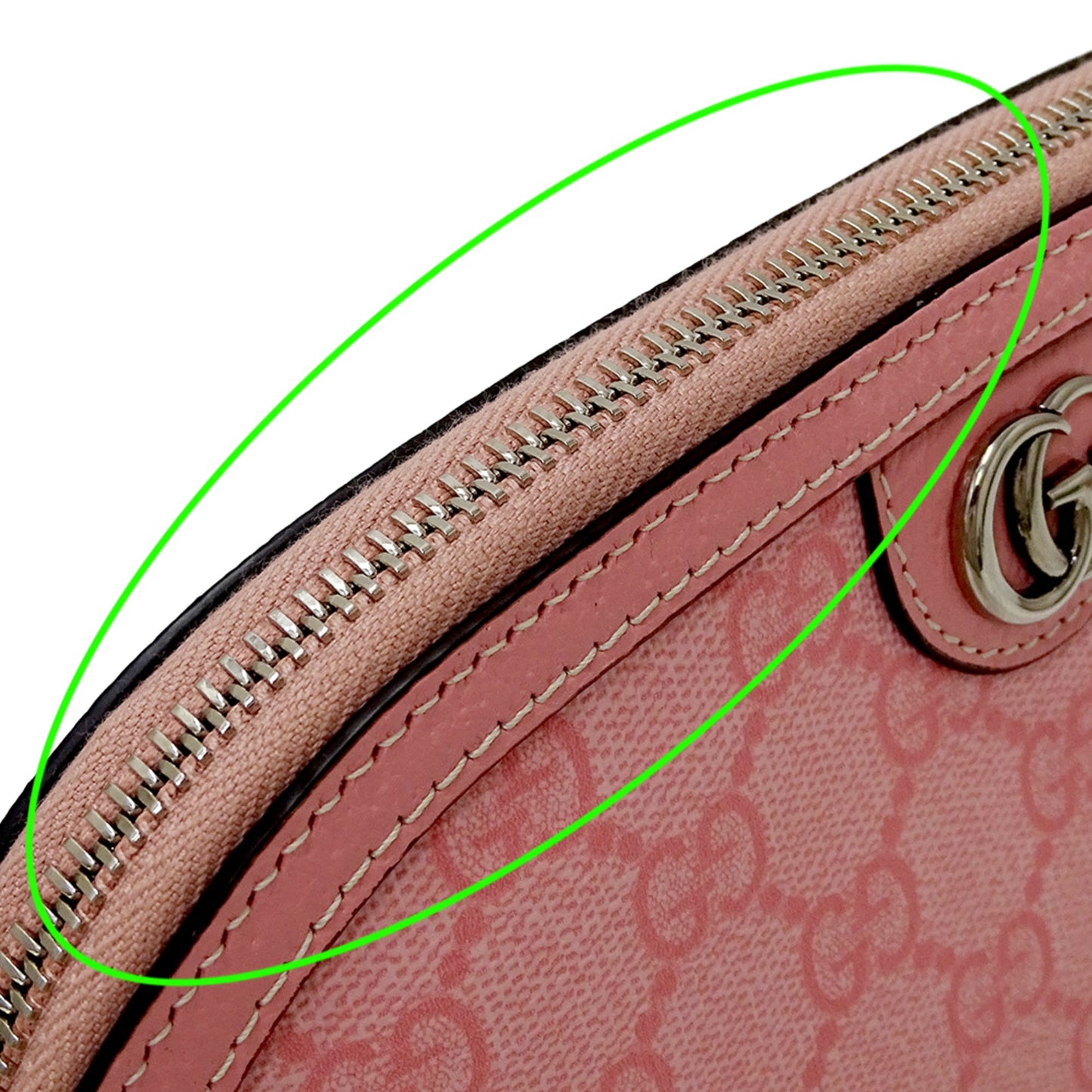 Gucci Pink Gg Supreme Pouch ( )