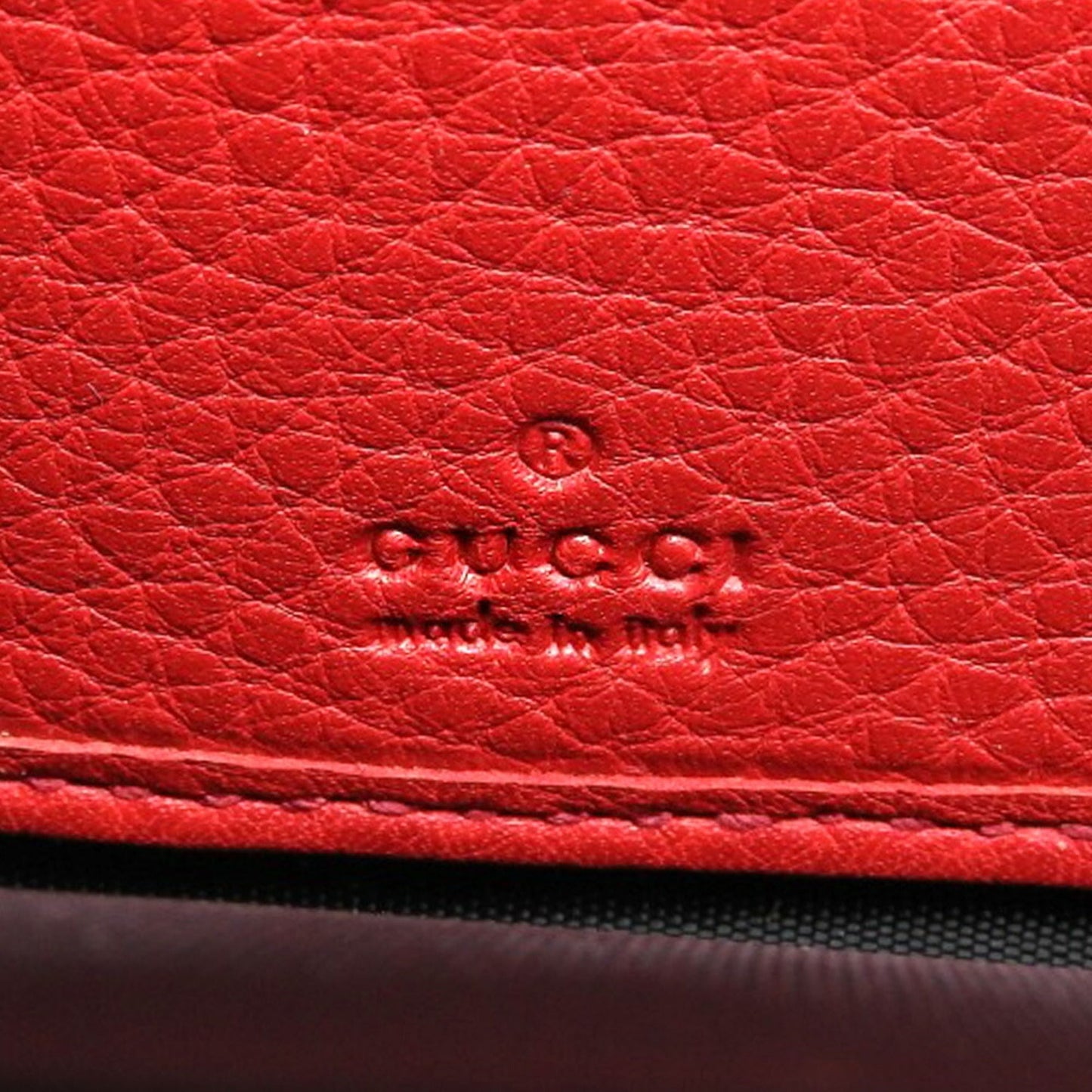 Gucci Red Color Leather Long Wallet (Bi-Fold) ( )