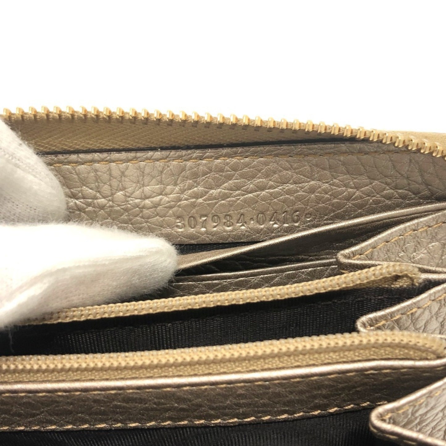 Gucci Champagne Gold Leather Long Wallet (Bi-Fold) ( )