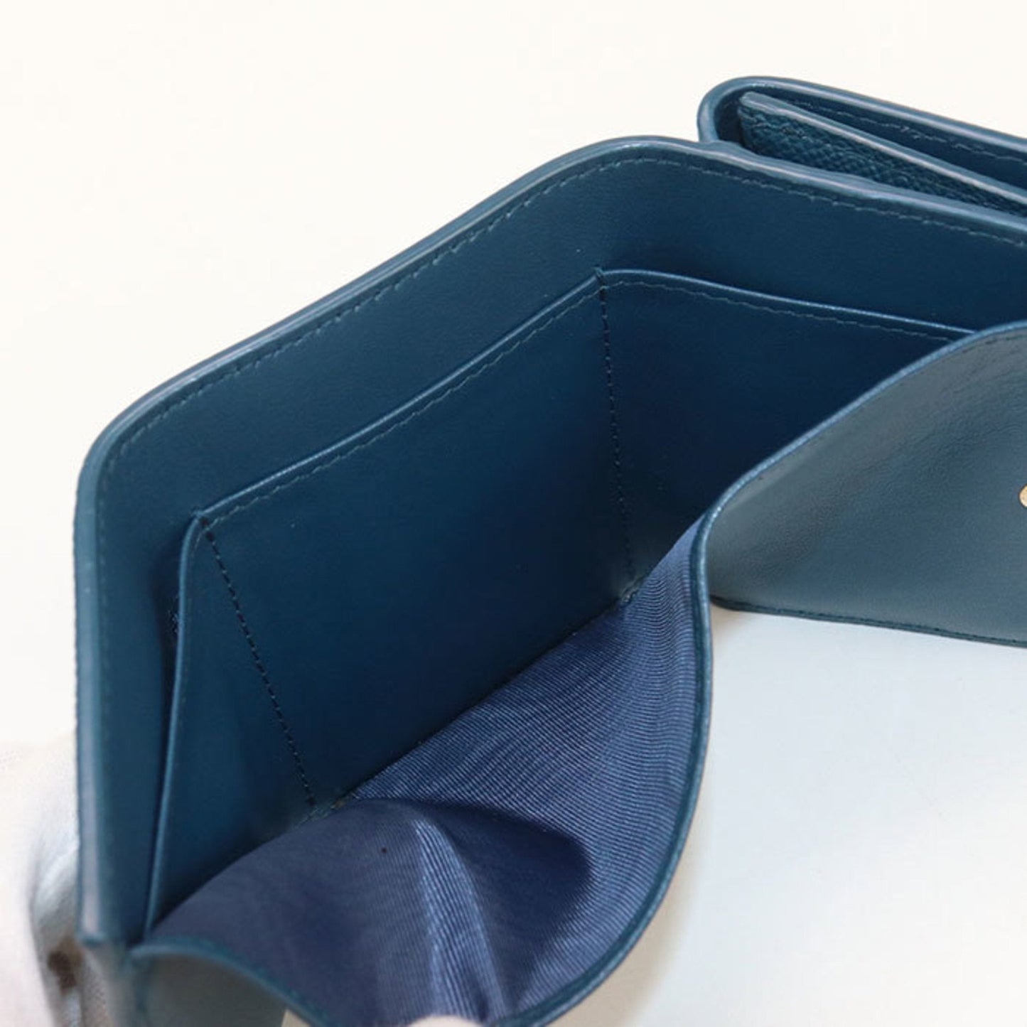 Christian Dior Blue Leather Wallet (Tri-Fold) ()