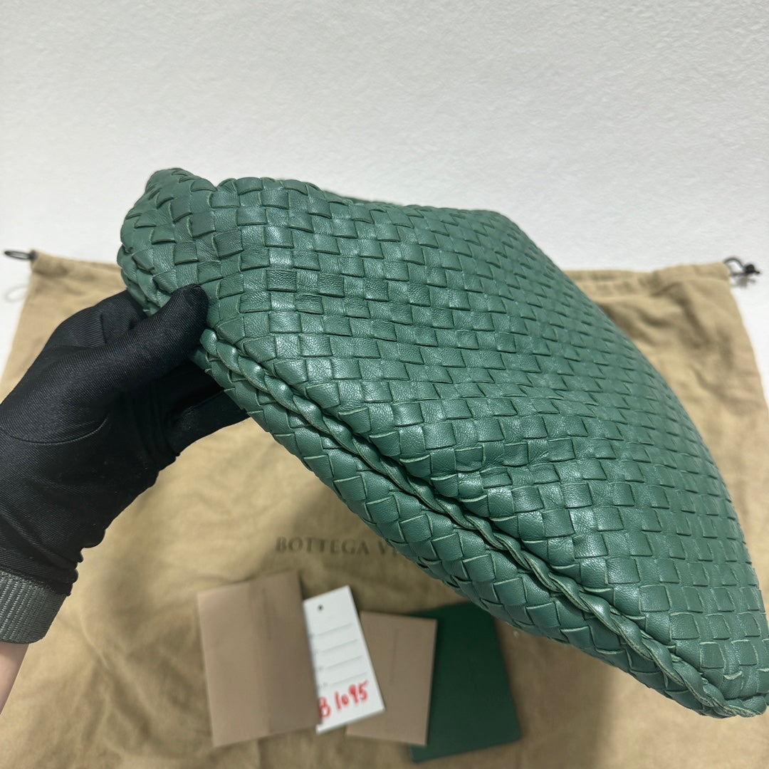 Bottega Veneta Veneta Hobo Medium Dark Green 45cm Lambskin Leather