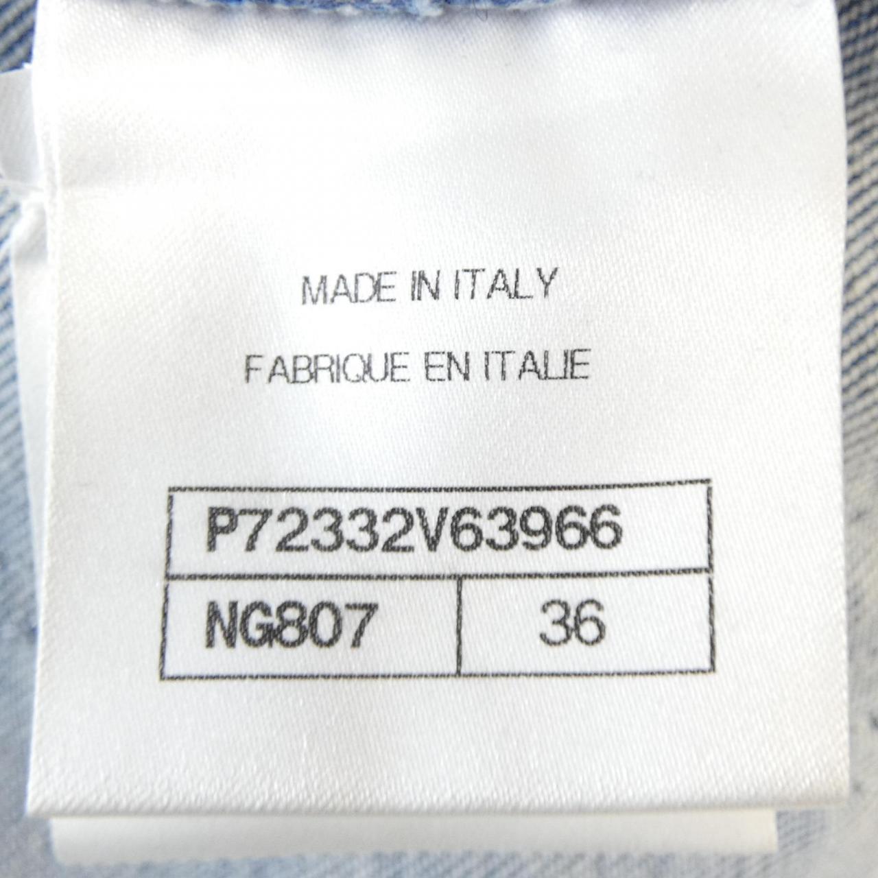 Chanel P72332V63966 Jeans