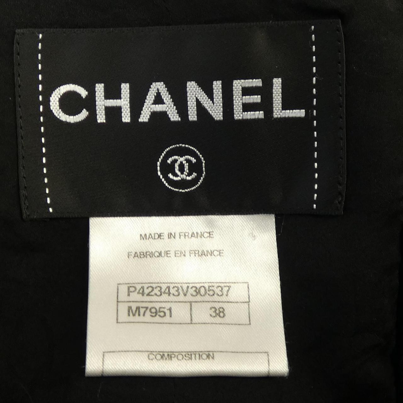 Chanel P42343V30537 Collarless Jacket Jacket