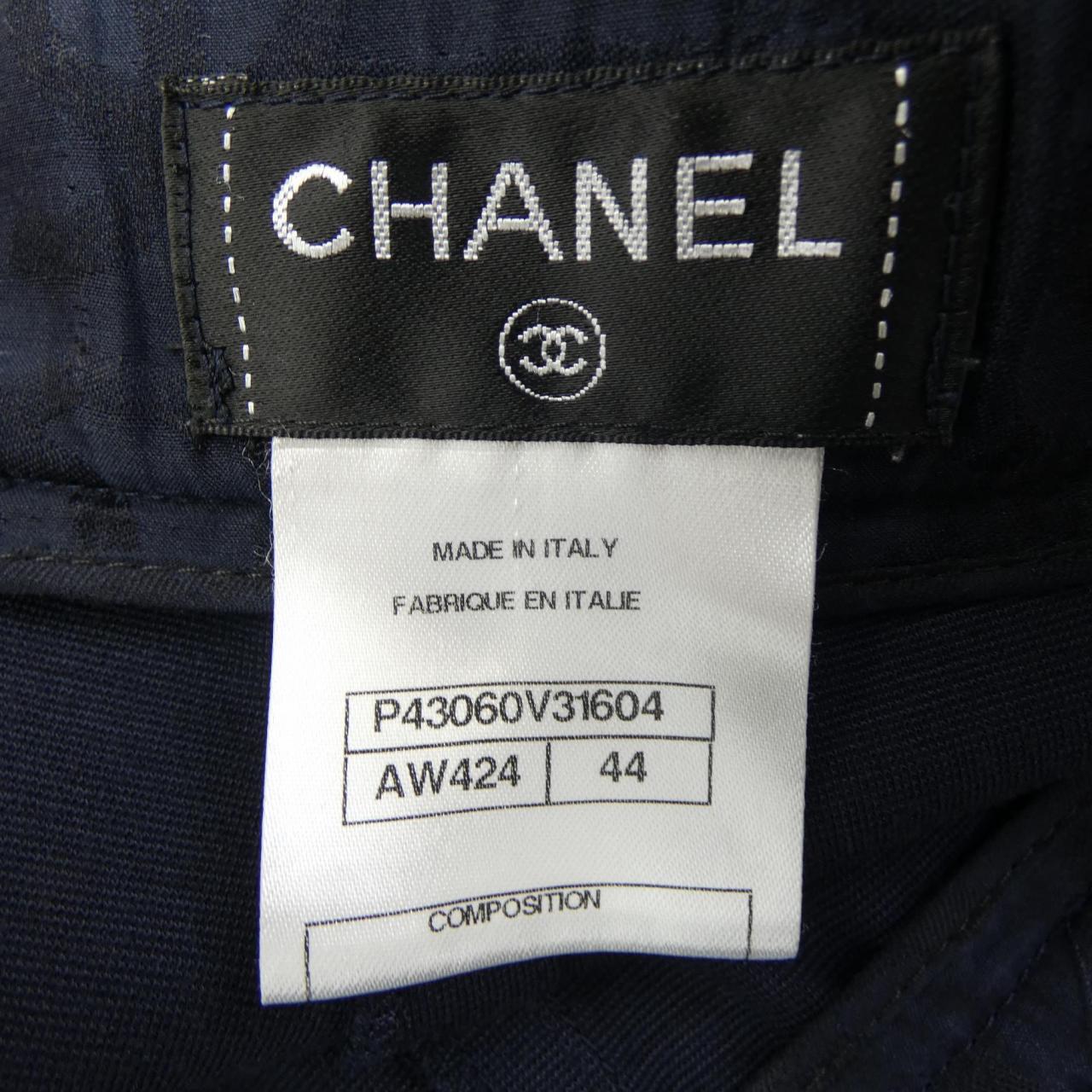 Chanel P43060V31604 Pants