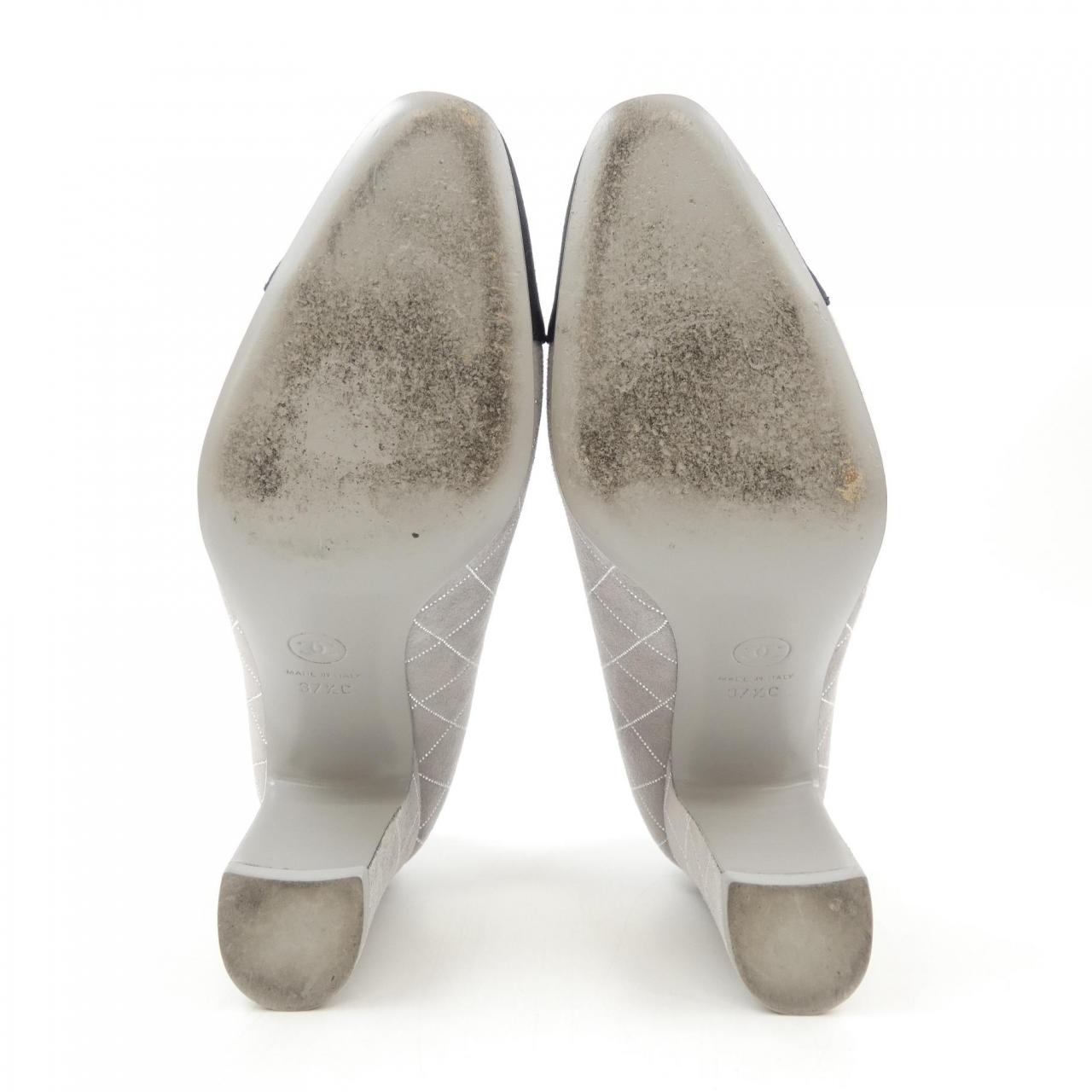 Chanel G46206B19042 Suede Goatskin & Grosgrain Pumps