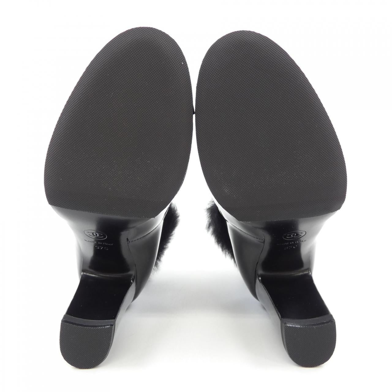Chanel Mary Jane Patent Lambskin Pumps