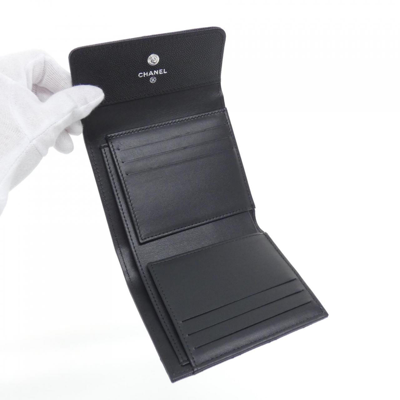 Chanel Boy Chanel Caviar Skin Wallet