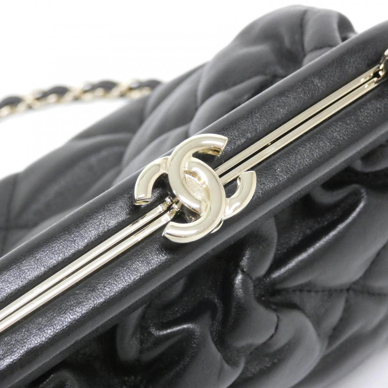 Chanel AS4717 Lambskin Shoulder Bag