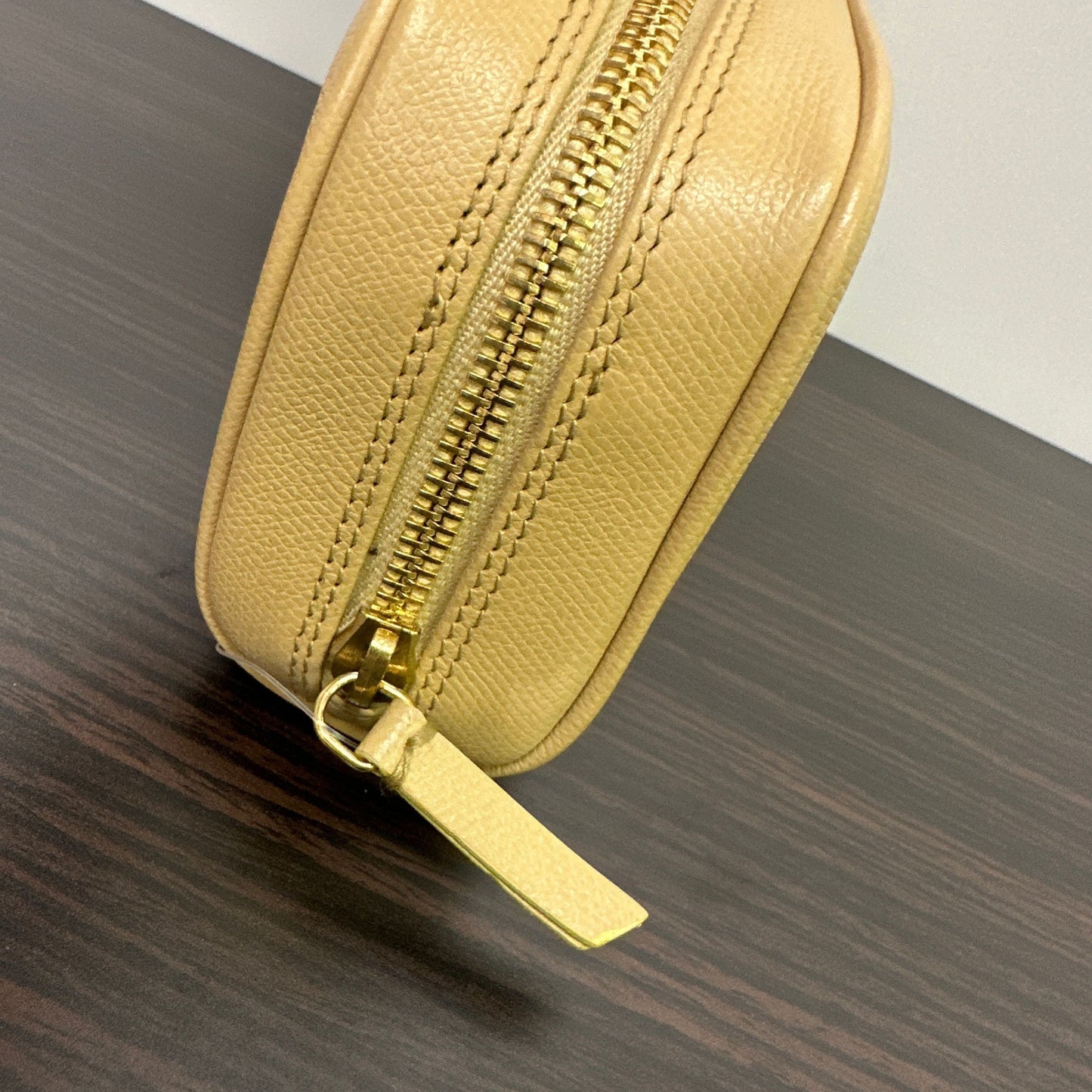 New Chanel Cosmetic Pouch Bag In Caviar Leather Cosmetic Pouch Beige LB120768