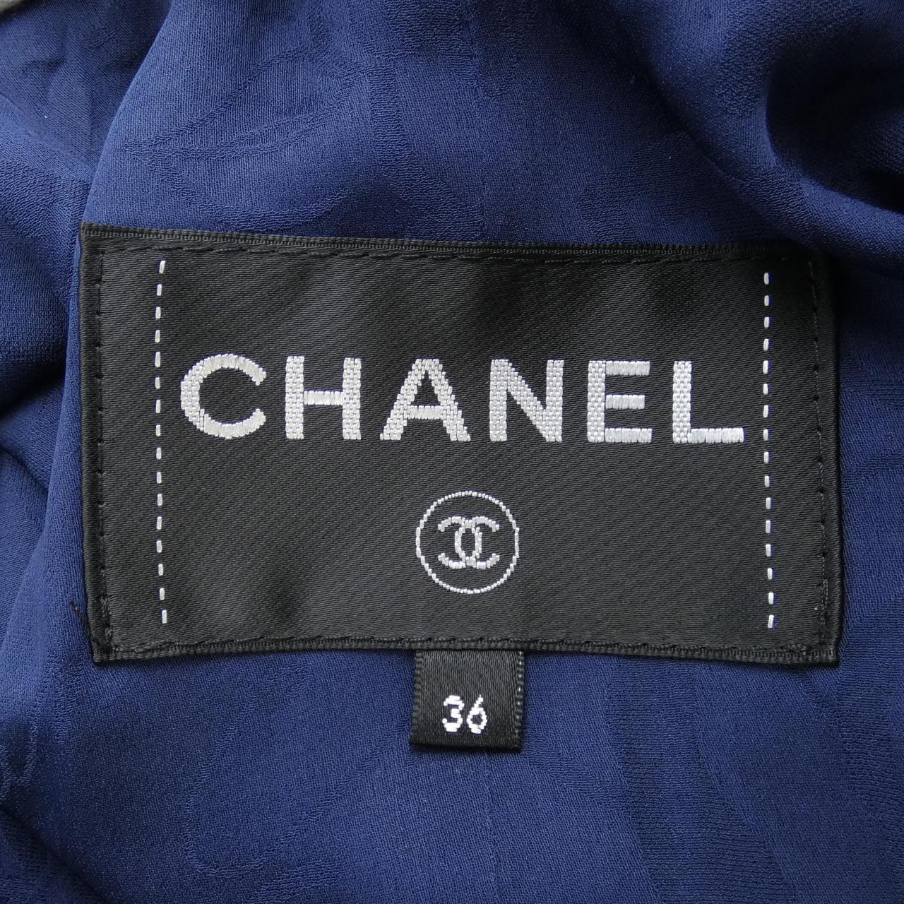 Chanel P56027V35672 Coat