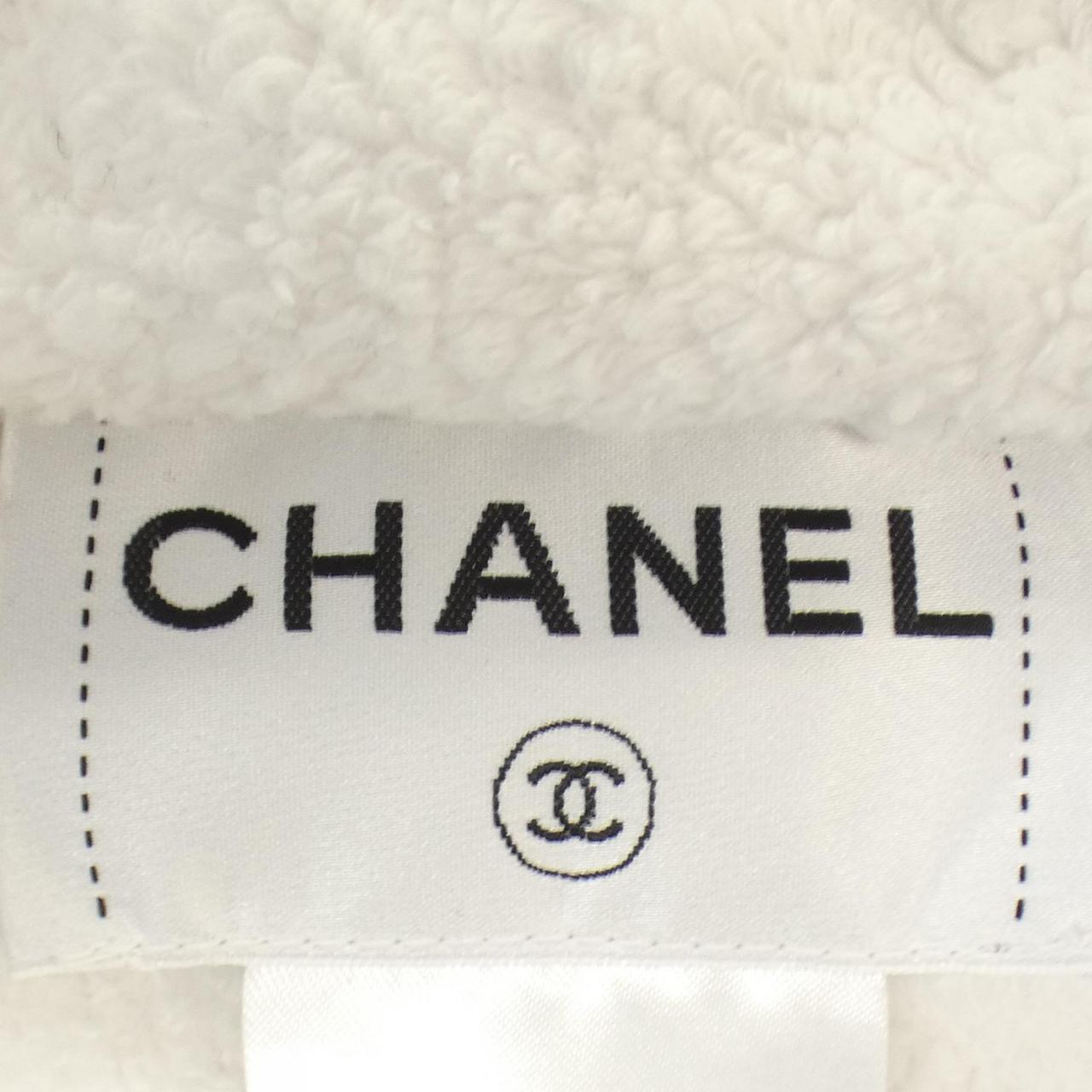 Chanel P42674V29643 Jacket