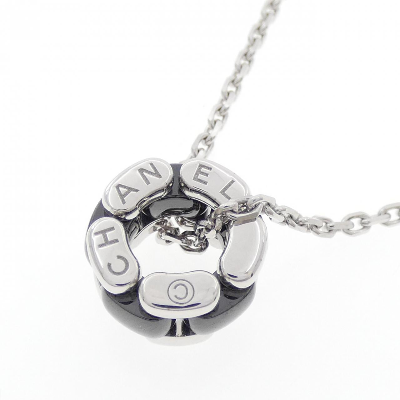 Chanel Ultra Collection 750 White Gold Ceramic Necklace
