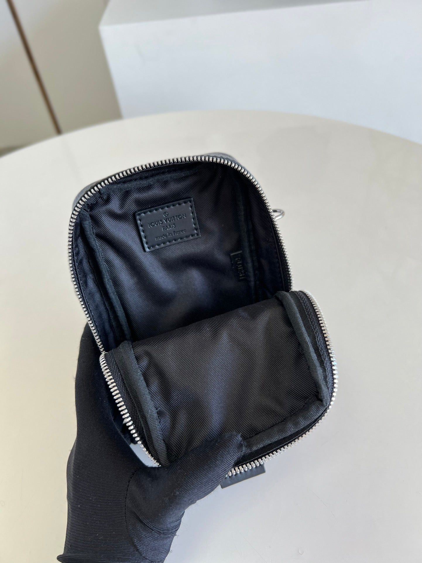 Top Quality Double Phone Pouch Monogram Eclipse Reverse Canvas For Men, Bags, Crossbody Bags 7.1in/18cm Top Quality M81321