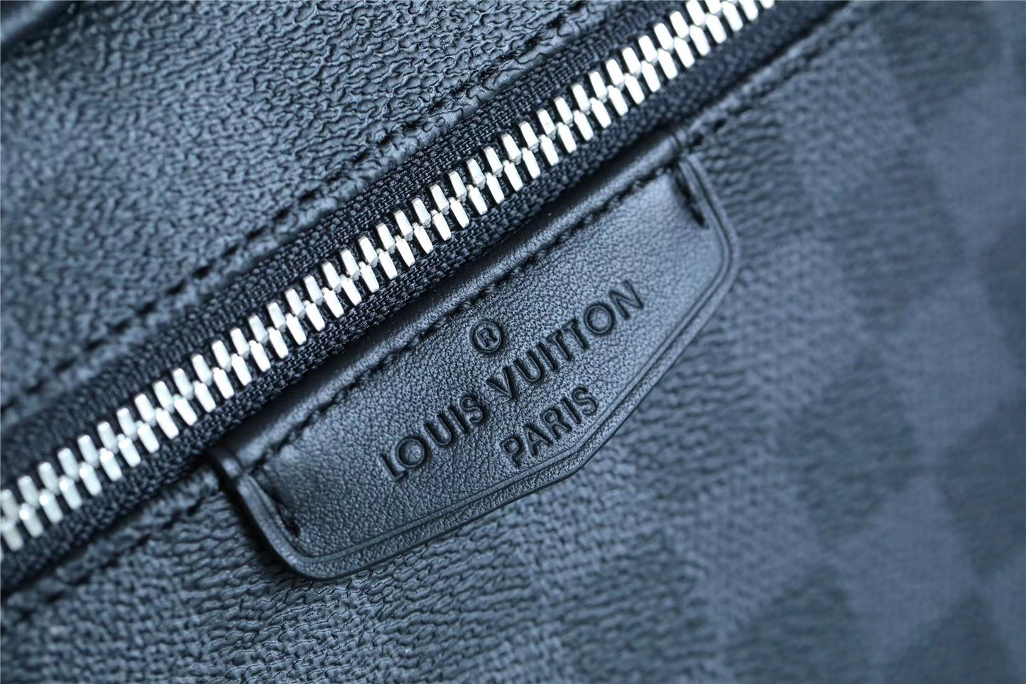 Top Quality Josh Backpack Damier Graphite Canvas For Men, Bags 40cm Top Quality N40365