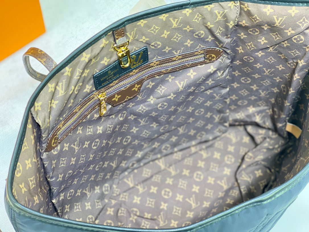 EN - New 1:1 rep Bag LUV 623