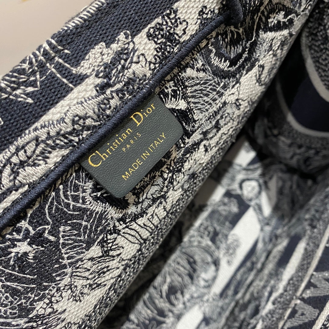 Top Quality MeTop Qualityum Book Tote Toile de Jouy Stripes Embroidery, Navy Blue, For Women Women’s Handbags, 36cm CD M1296ZRLP_M928