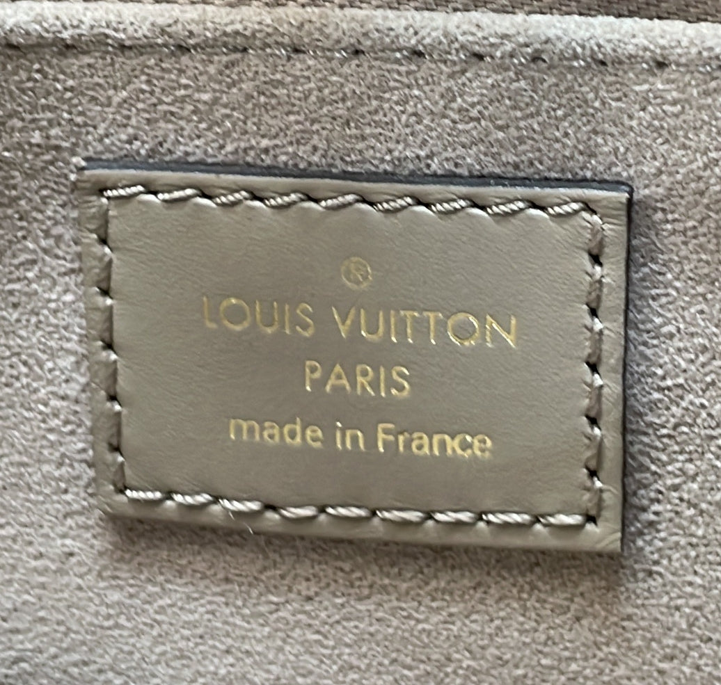 Louis Vuitton OnTheGo Tote Monogram Empreinte Giant MM