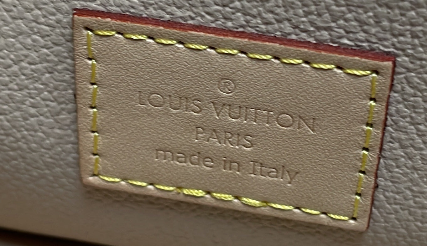 Louis Vuitton Nice Vanity Case Monogram Canvas Mini