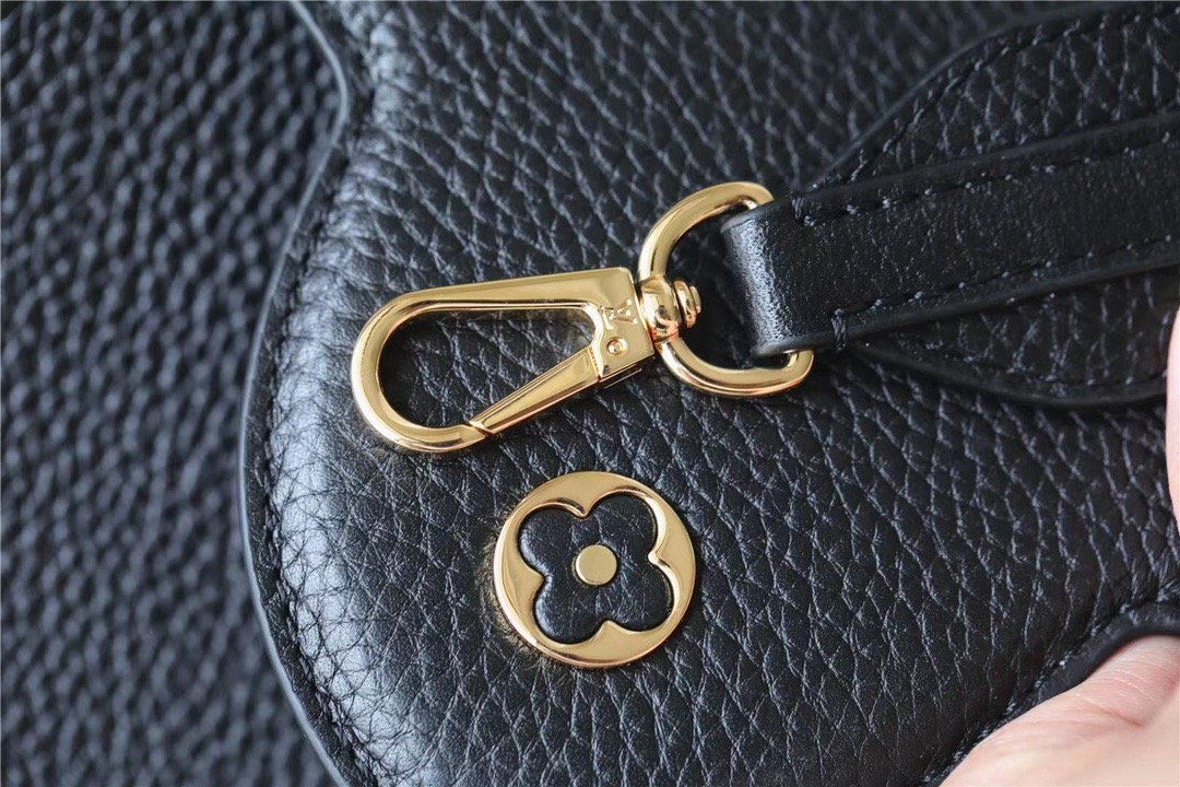 Top Quality Capucines MM Taurillon Black For Women, Shoulder And Crossbody Bags 31.5cm/12.4in Top Quality