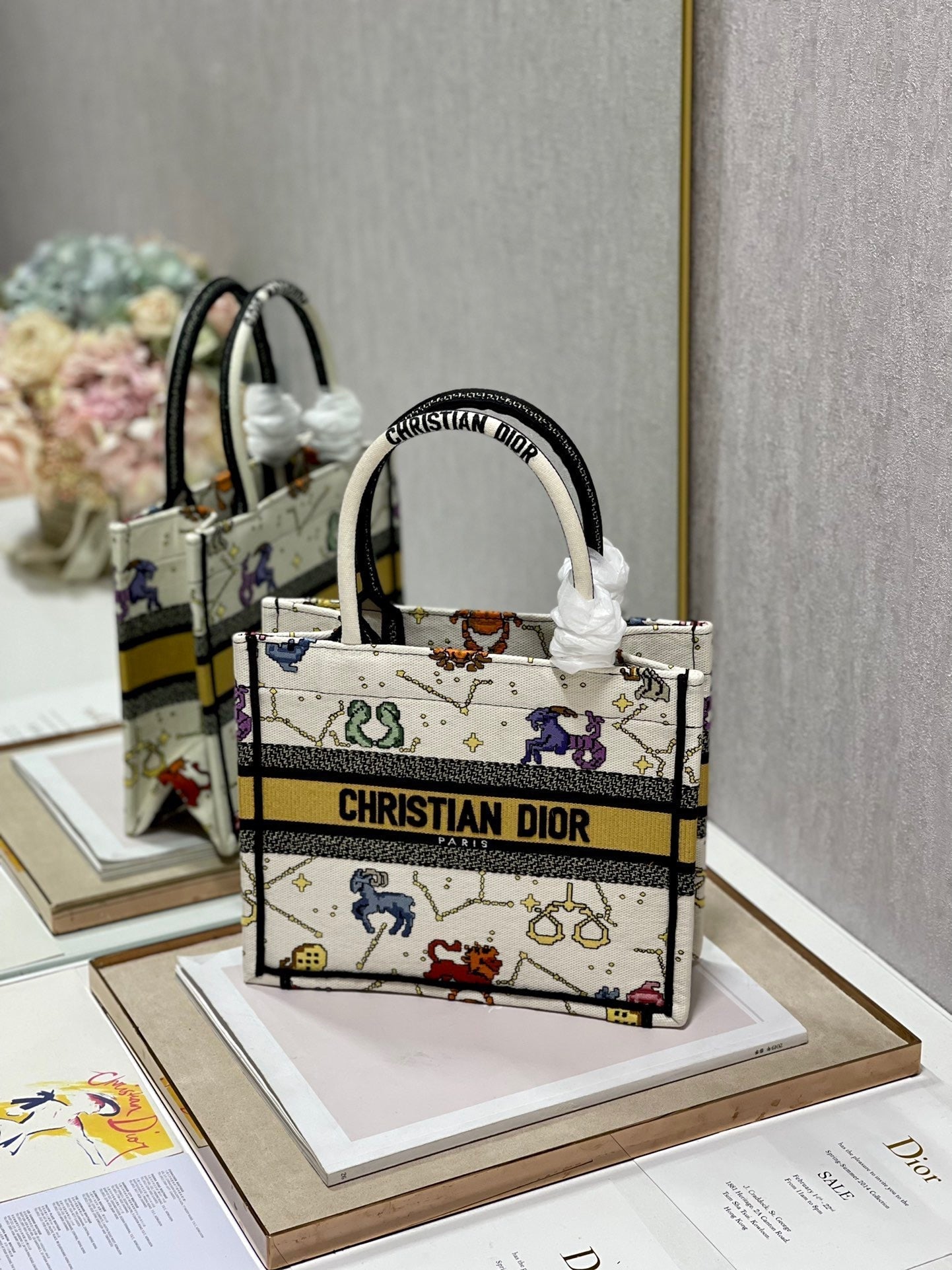 Top Quality Small Book Tote white, For Women, Womens Handbags 26.5cm/10.5in CD M1265ZRTY_M941