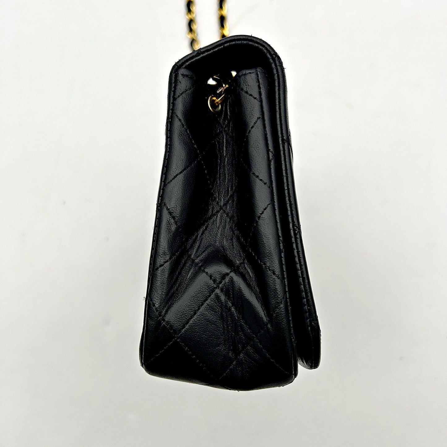 CHANEL Matelasse Chain Shoulder Bag ch88241dr