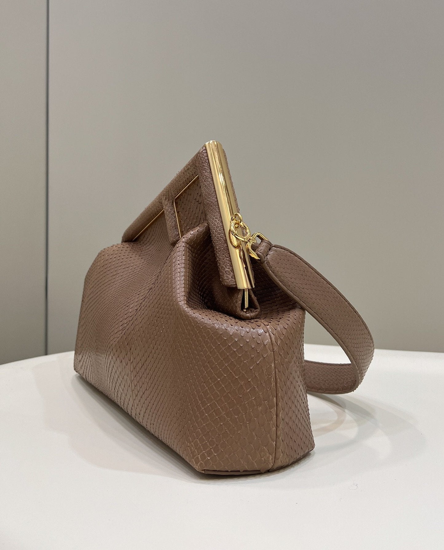 Top QualityTop Quality Top QualityTop Qualityrst Small Beige Bag For Woman 26cm/10in