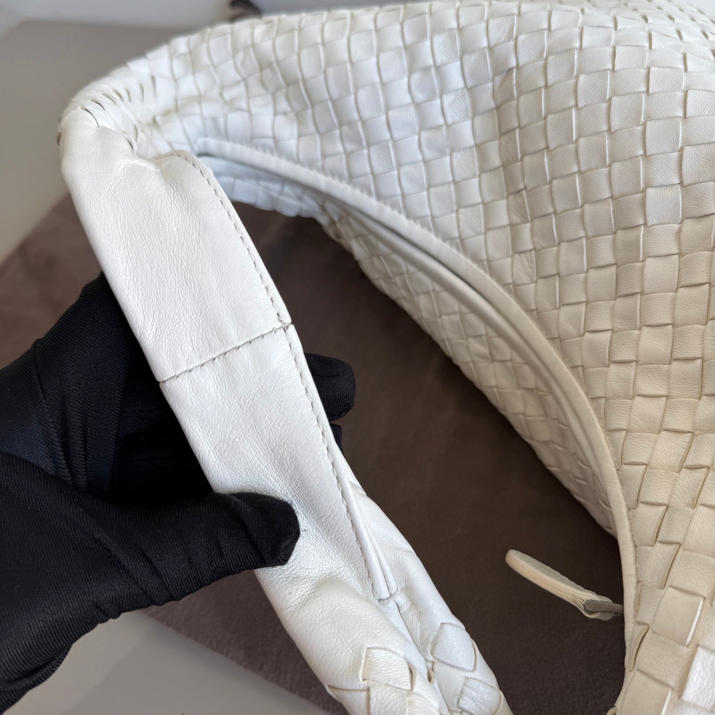 Bottega Veneta Veneta Hobo Intrecciato White Nappa Leather Medium 40cm