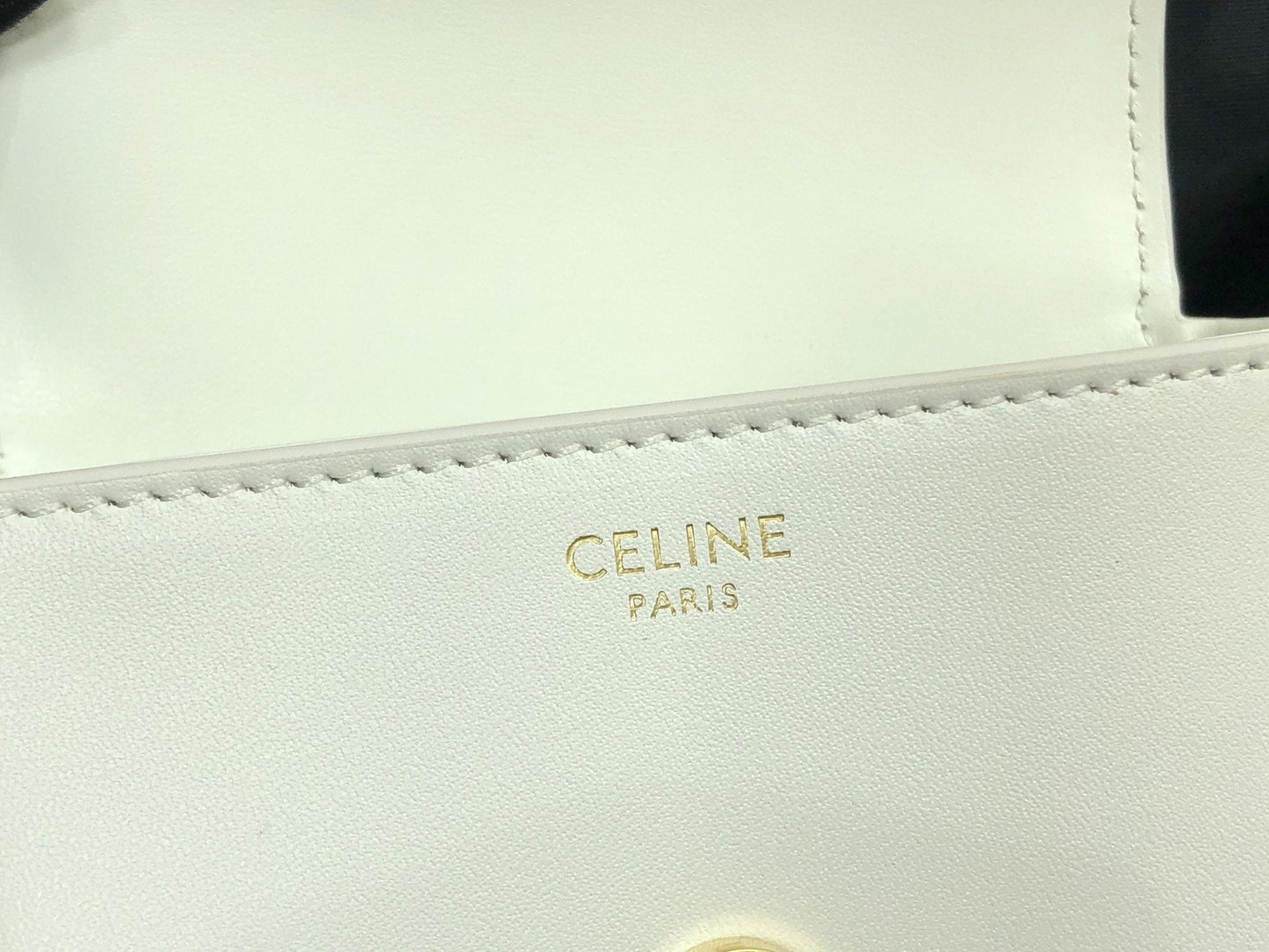 Top Quality Mini BesaTop Quality Cuir Triomphe White For Women 4in/11cm 10J303DPQ.01BC