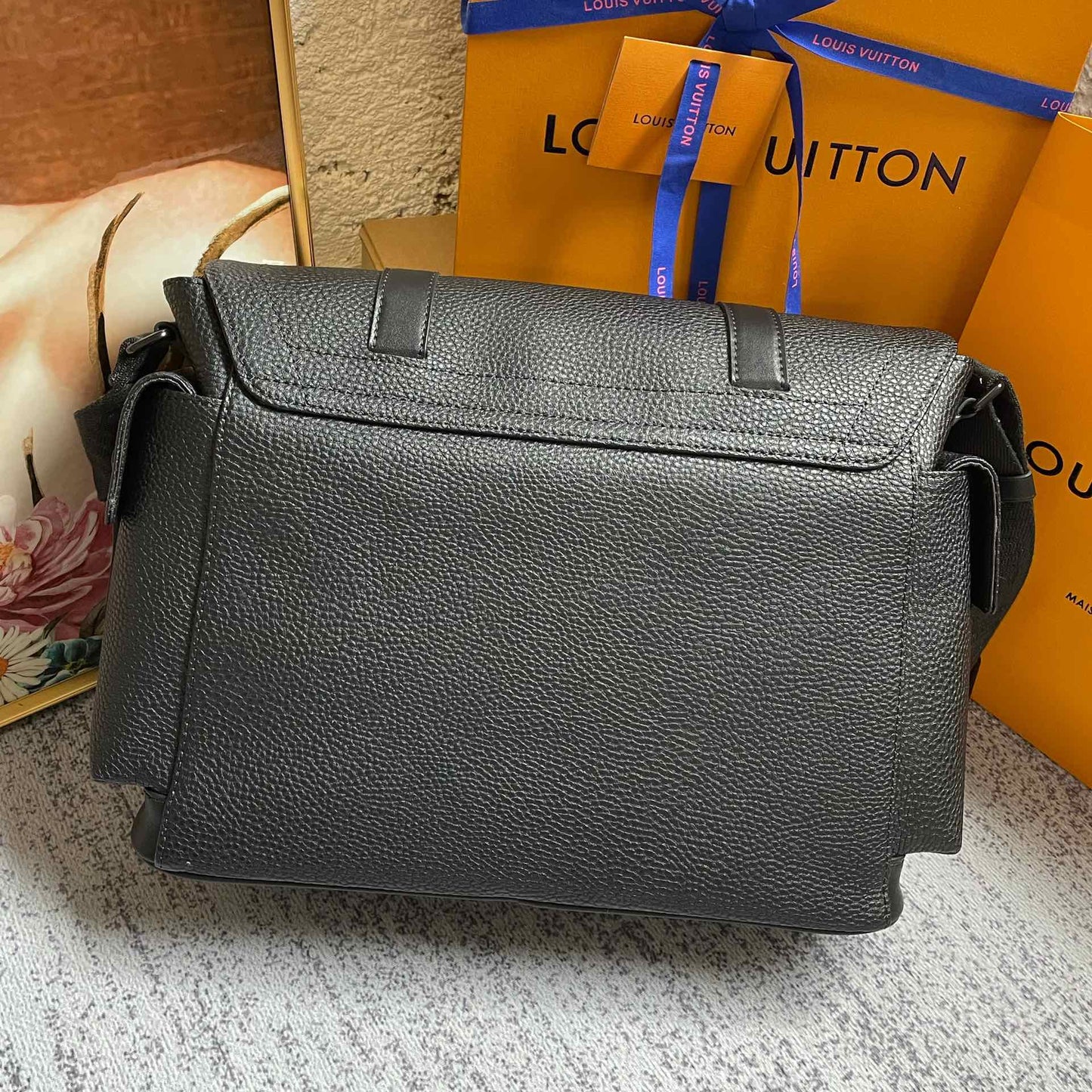 Top Quality Christopher Messenger Taurillon Black For Men, Bags, Shoulder And Crossbody Bags 11.4in/29cm Top Quality M58476
