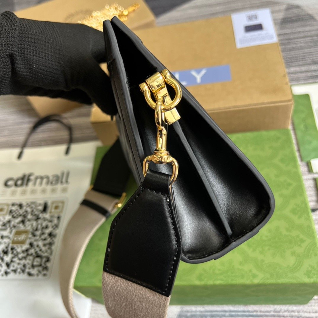 gg Matelasse Shoulder Bag Black For Women, Women’s Bags 10in/26cm gg