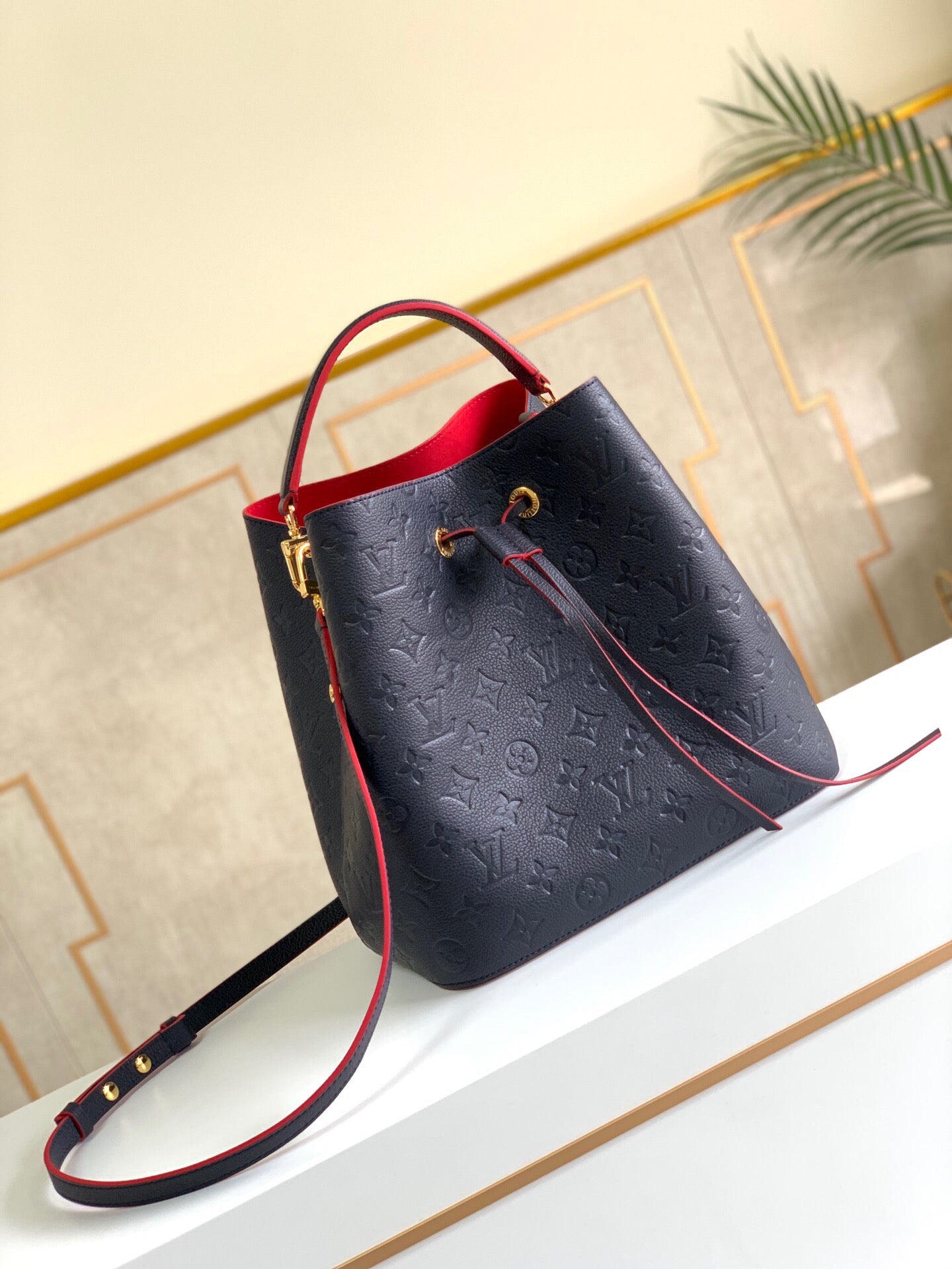 Top Quality NeoNoe MM Bucket Bag Monogram Empreinte Navy Blue/Red For Women, Womens Handbags, Shoulder And Crossbody Bags 10.2in/26cm Top Quality M45306