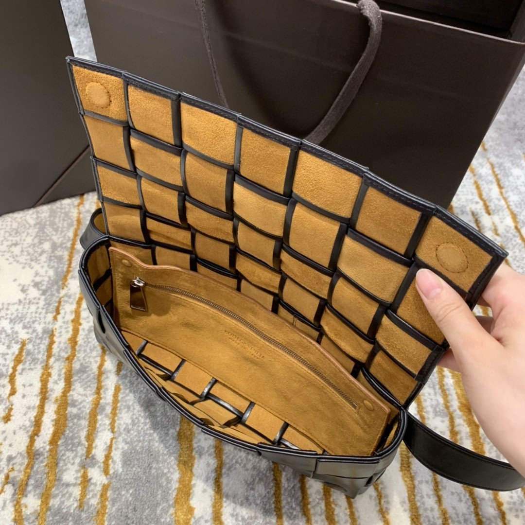 Top Quality Brick Cassette Bag For Women 11in/28cm In Black 709360VMAY18425