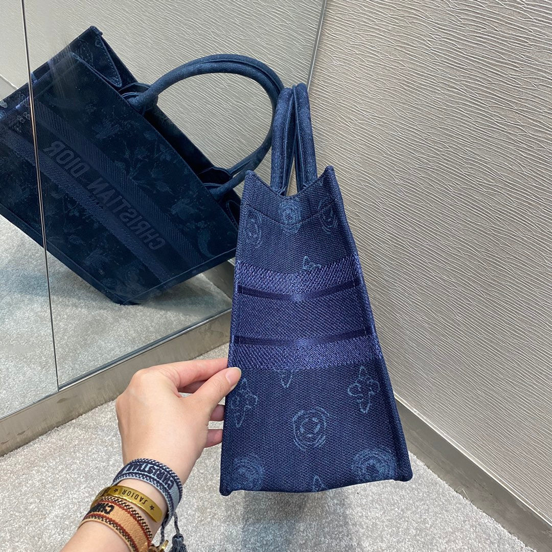 Top Quality MeTop Qualityum Book Tote Blue For Women 36cm/16.5in CD