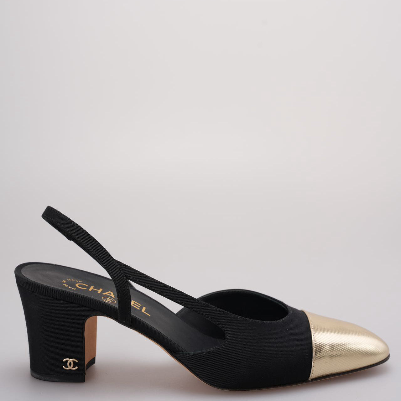 Chanel Black / Gold Escarpins Slingback Chanel Velours Noir Size 40.5